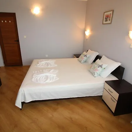 Amadeus 5 - Menada Апартаменты *