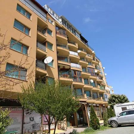 Amadeus 5 - Menada Apartmán