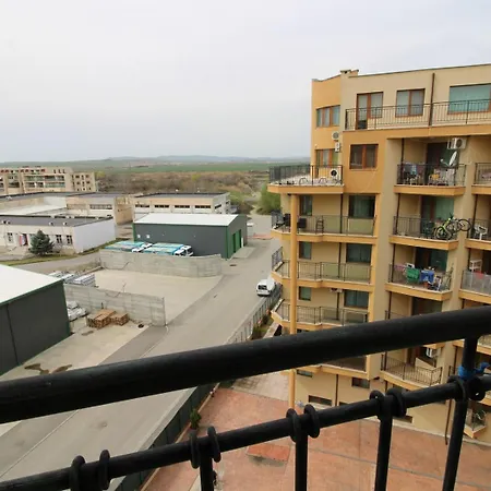 Amadeus 5 - Menada *